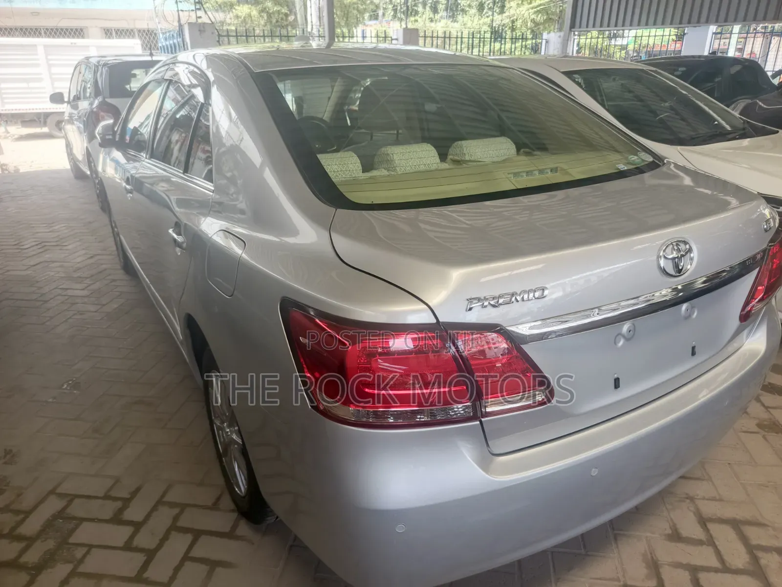 Toyota Premio 2019 Silver