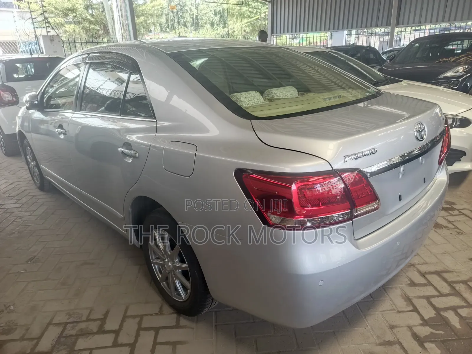 Toyota Premio 2019 Silver
