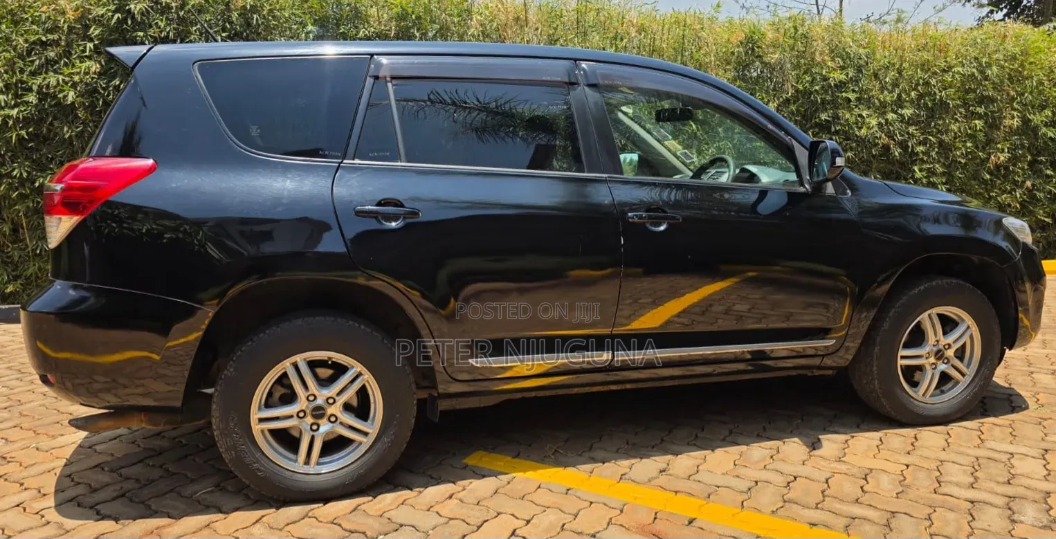 Toyota Vanguard 2010 Black