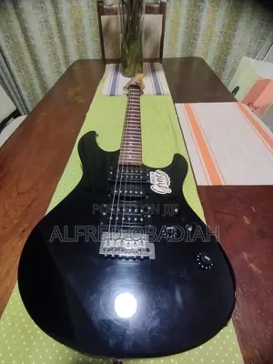 Yamaha ERG121 Electric Guitar