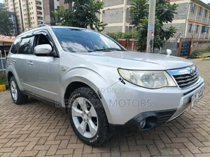Subaru Forester 2010 Silver