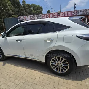 Toyota Harrier 2.0 2014 White