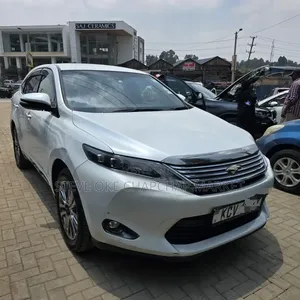 Toyota Harrier 2.0 2014 White