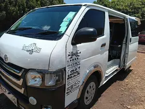 Toyota HiAce 2010 White