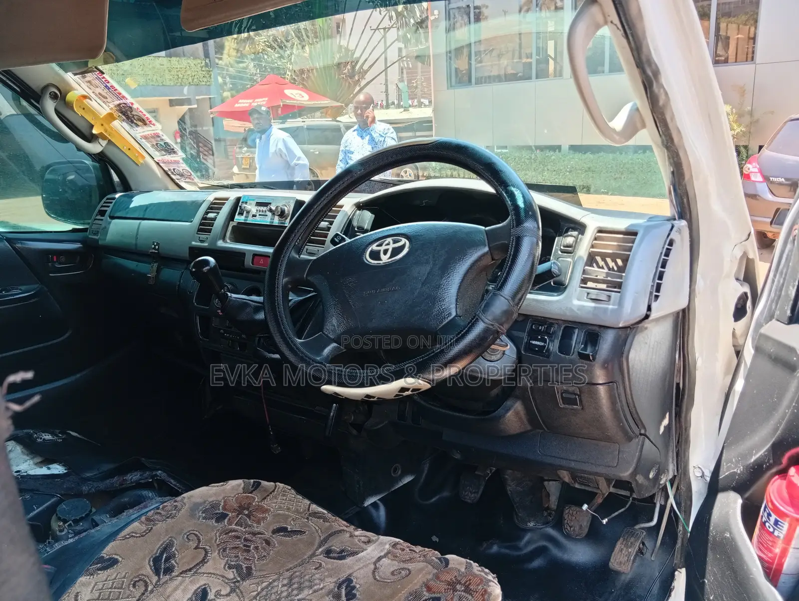 Toyota HiAce 2010 White