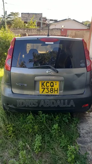 Nissan Note 1.6 Petrol 2011 Gray
