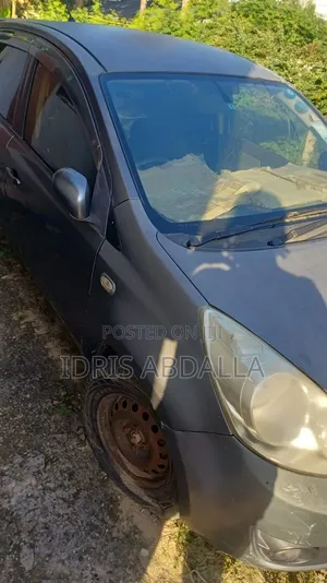 Nissan Note 1.6 Petrol 2011 Gray
