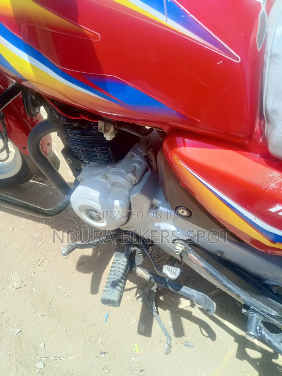Bajaj Boxer 125 2025 Red