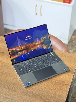 New Laptop Dell XPS 15 9520 16GB Intel Core i7 SSD 512GB
