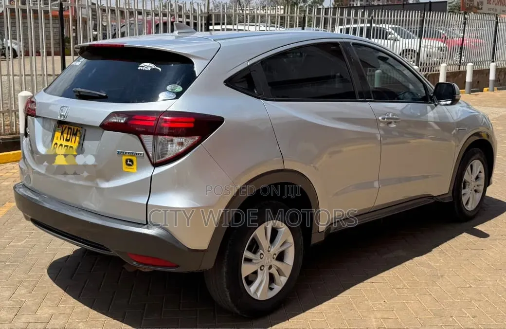 Honda Vezel 2016 Silver
