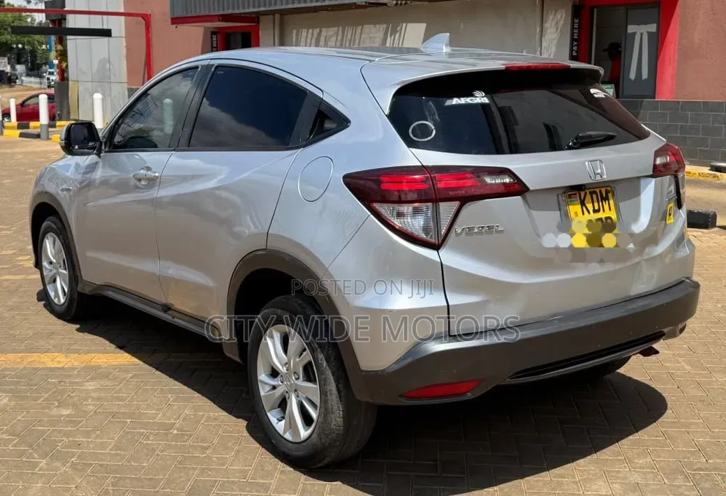 Honda Vezel 2016 Silver