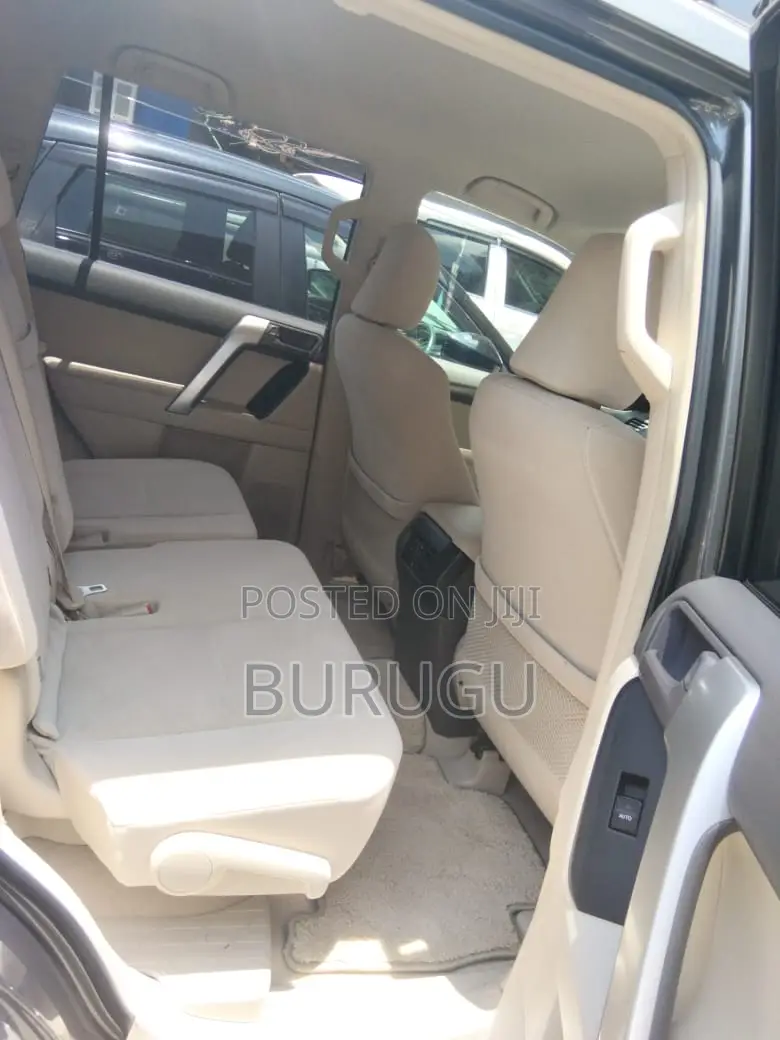 Toyota Land Cruiser Prado 2019 Gray