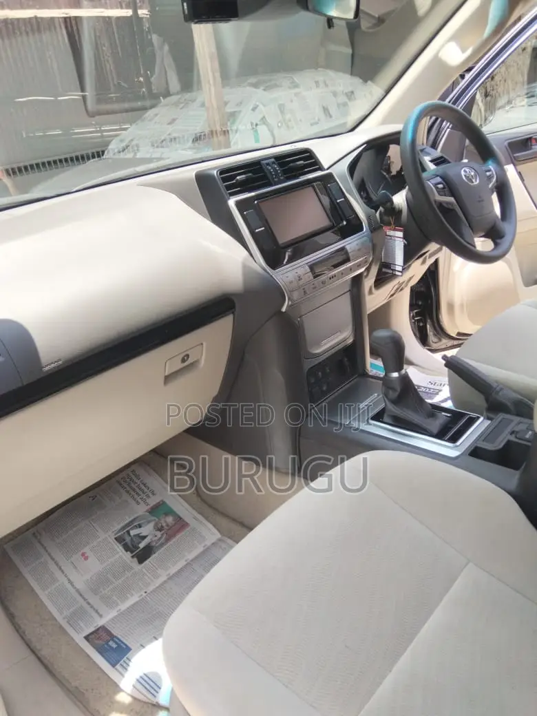 Toyota Land Cruiser Prado 2019 Gray