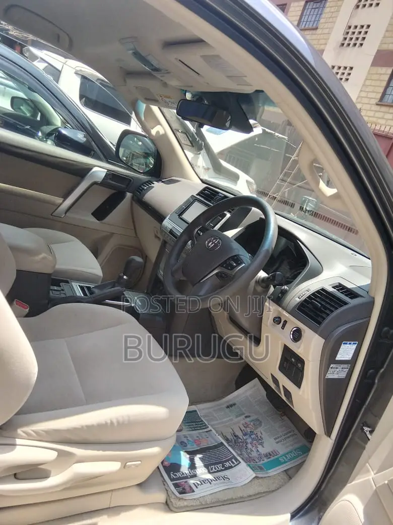 Toyota Land Cruiser Prado 2019 Gray