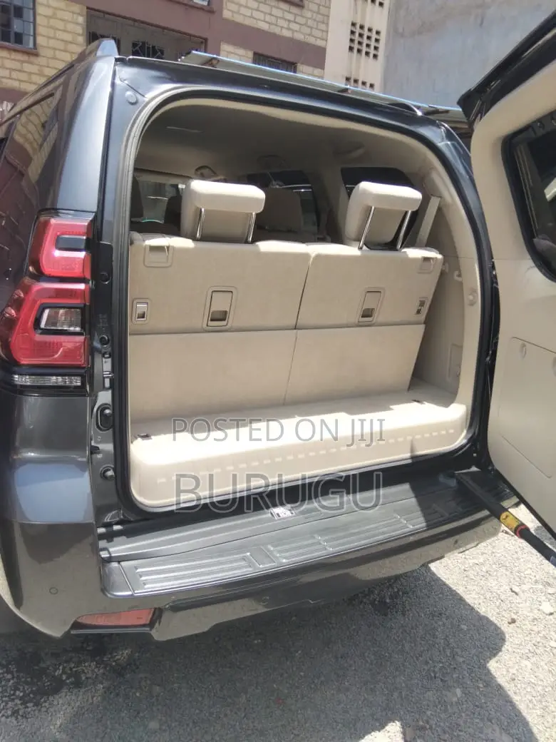 Toyota Land Cruiser Prado 2019 Gray