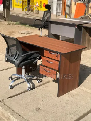 Adjustable Mesh Chair With Desk
