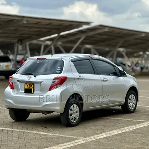 Toyota Vitz 2015 Silver