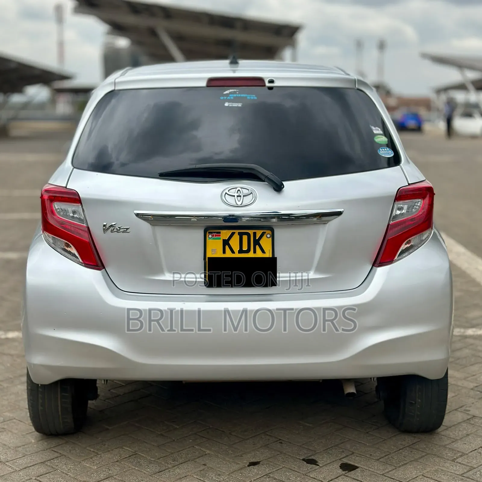 Toyota Vitz 2015 Silver