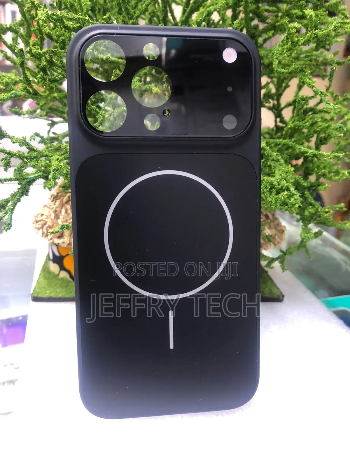 Black AG Glass Magnetic Style Phone Case to Give an iPhone 17 Pro