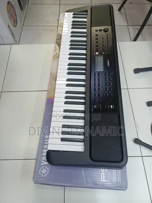 Yamaha PSR E383 Keyboard