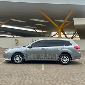 Subaru Legacy 2010 Silver