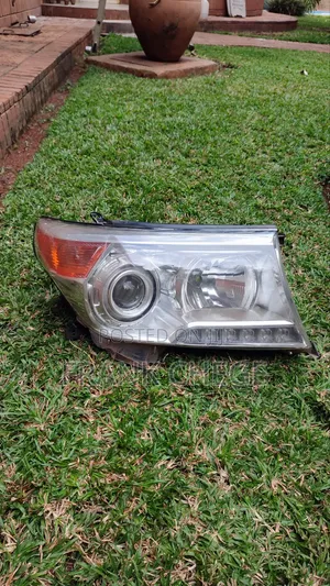 2016 Toyota Land Cruiser LC300 Headlights Rear Lights