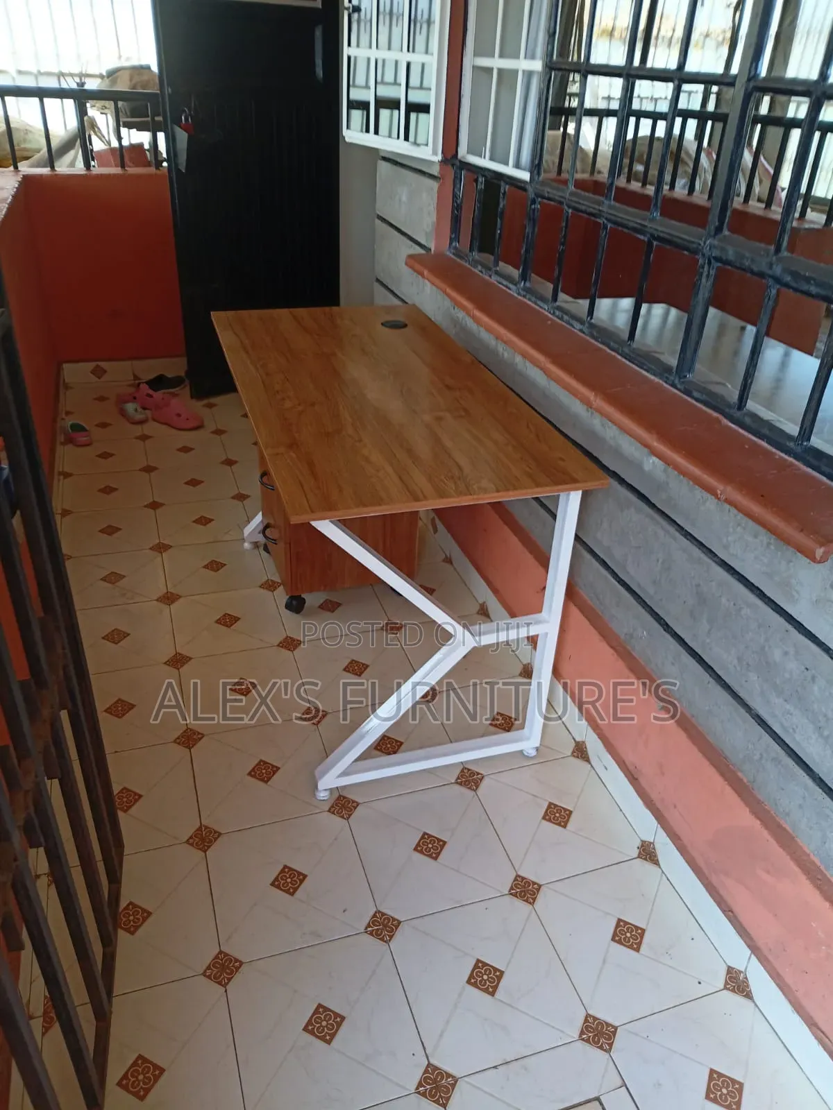 £Reception Desk/Luxury Premium Office chairs_reception.desk