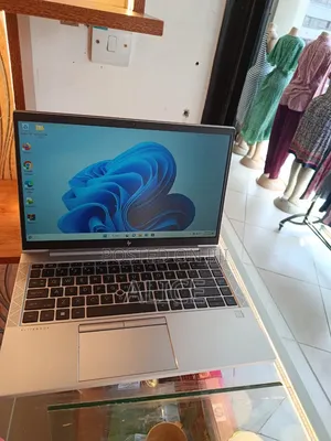 New Laptop HP EliteBook 845 G8 8GB AMD Ryzen 5 SSD 256GB