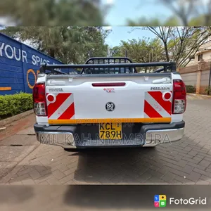 Toyota Hilux 2017 White