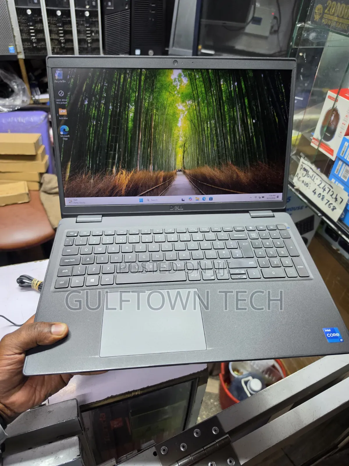 Laptop Dell Inspiron 15 3520 8GB Intel Core i7 SSD 256GB