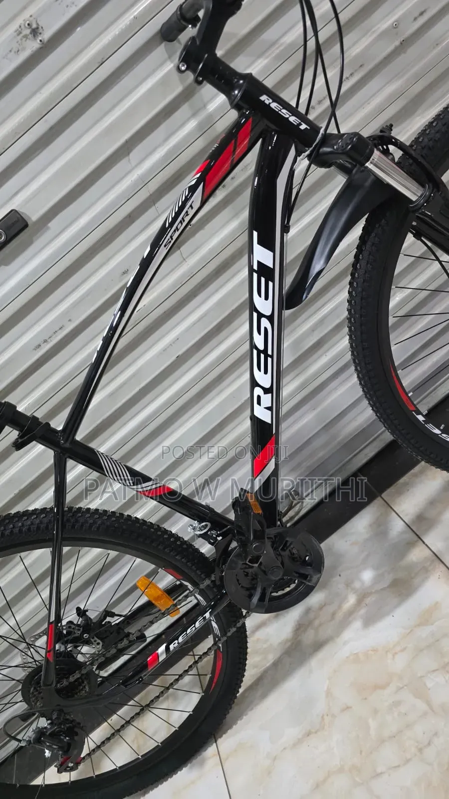 Reset Mountain Bicycle Size 29, 21 Speed Front Shock