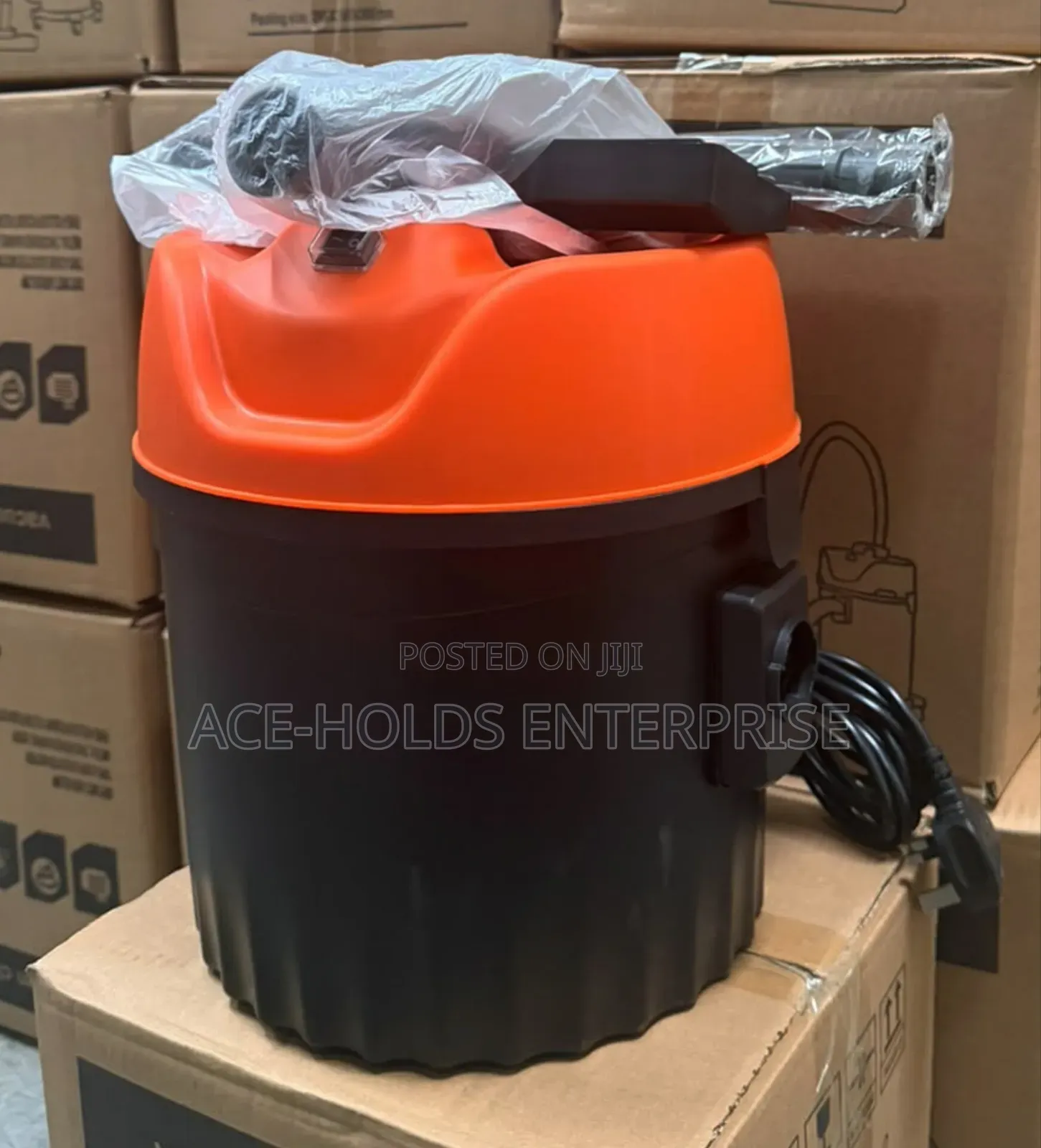 12 Litres - Wet and Dry Vacuum Cleaner - Plastic Body Finish