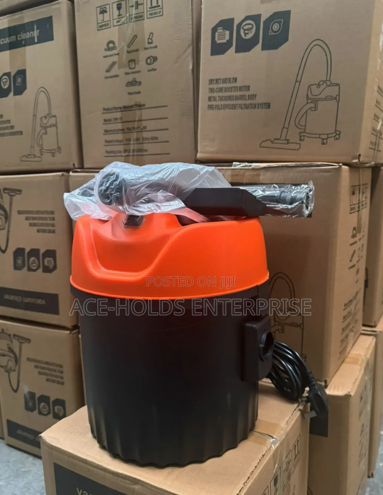 12 Litres - Wet and Dry Vacuum Cleaner - Plastic Body Finish