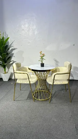 Morden Round Table With Two Chairs
