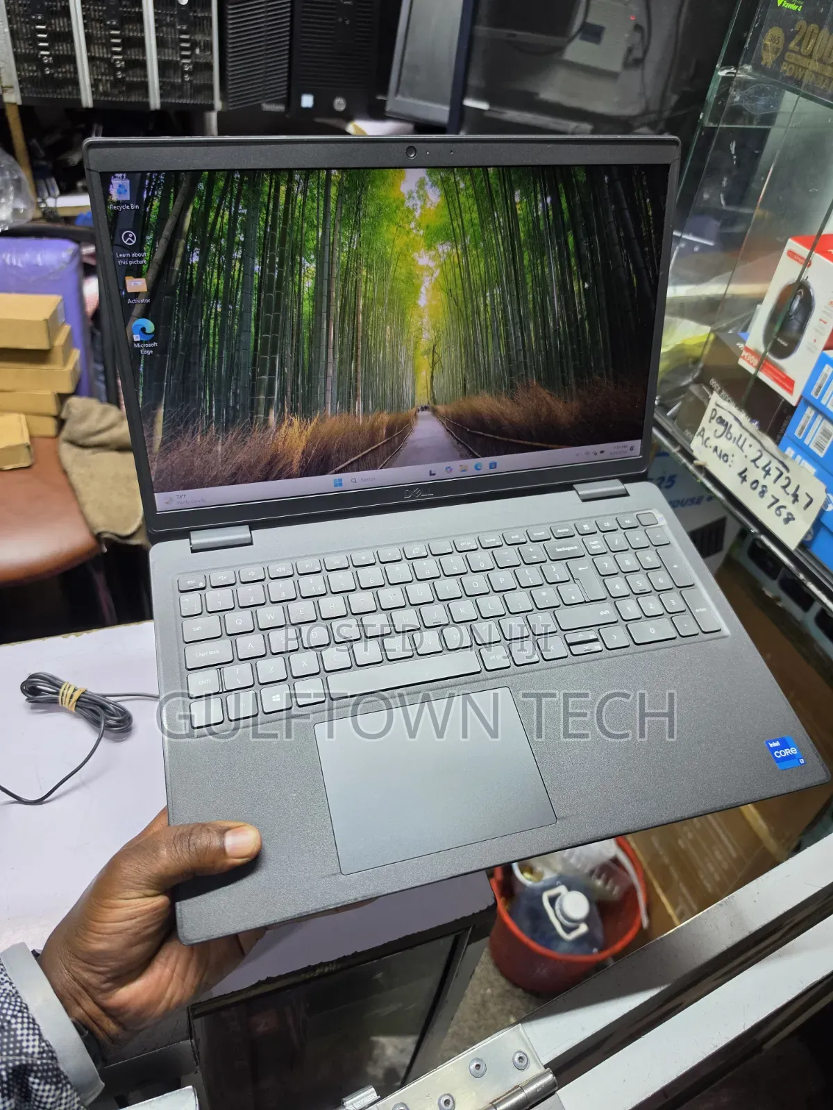 Laptop Dell Inspiron 15 3520 8GB Intel Core i7 SSD 256GB