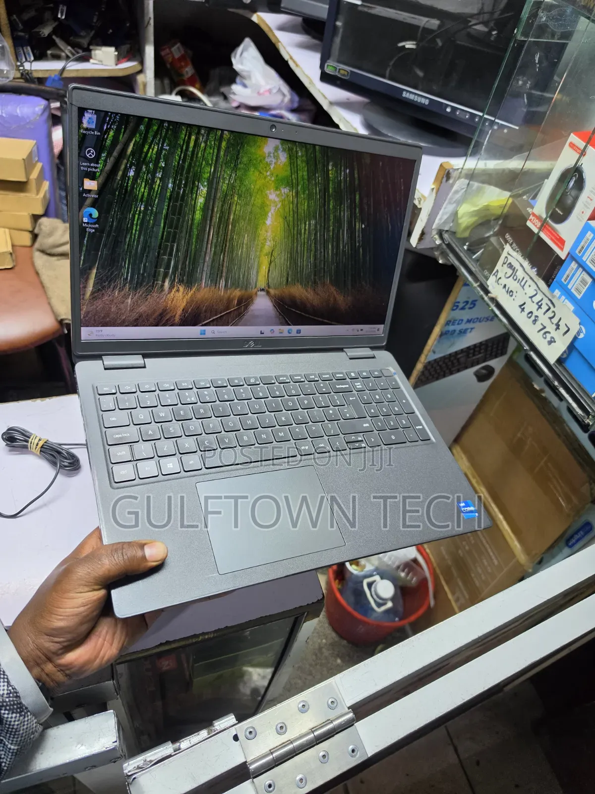 Laptop Dell Inspiron 15 3520 8GB Intel Core i7 SSD 256GB