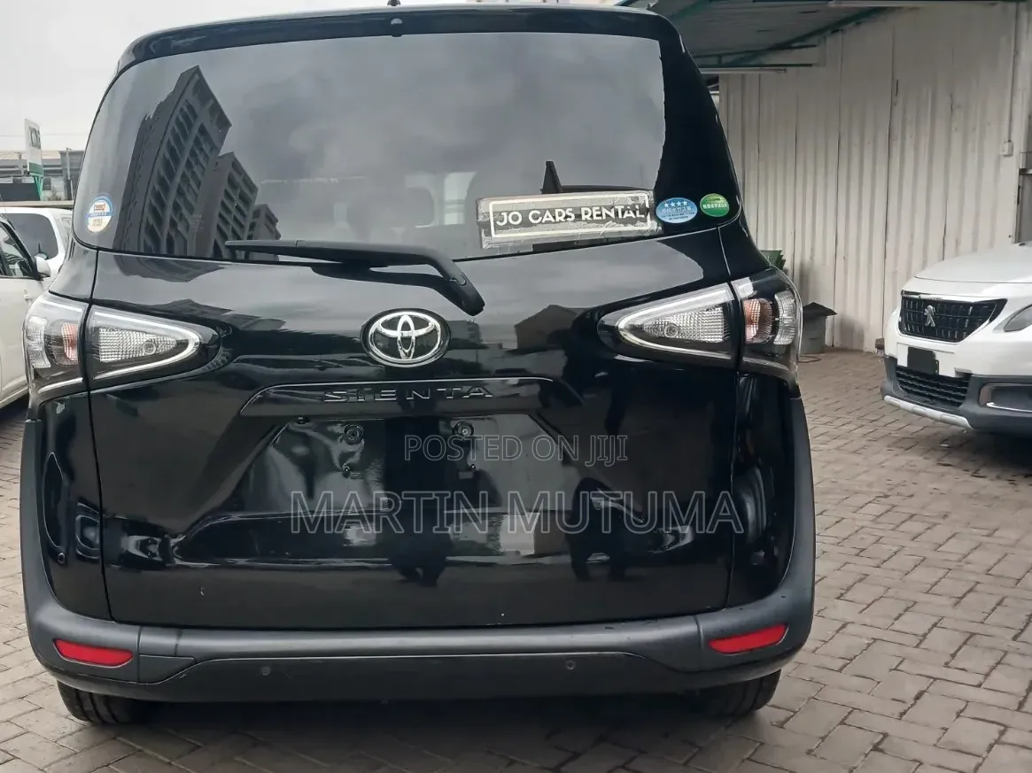 Toyota Sienta 1.5 FWD 2019 Black