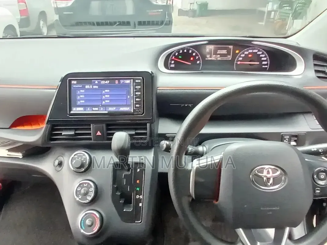 Toyota Sienta 1.5 FWD 2019 Black