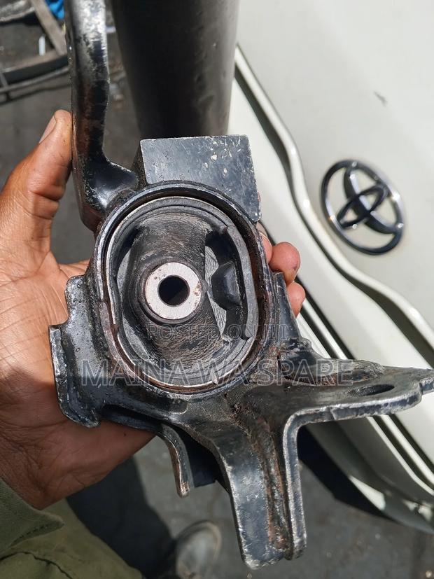 Gear Mounting Toyota Fielder, Axio - main view