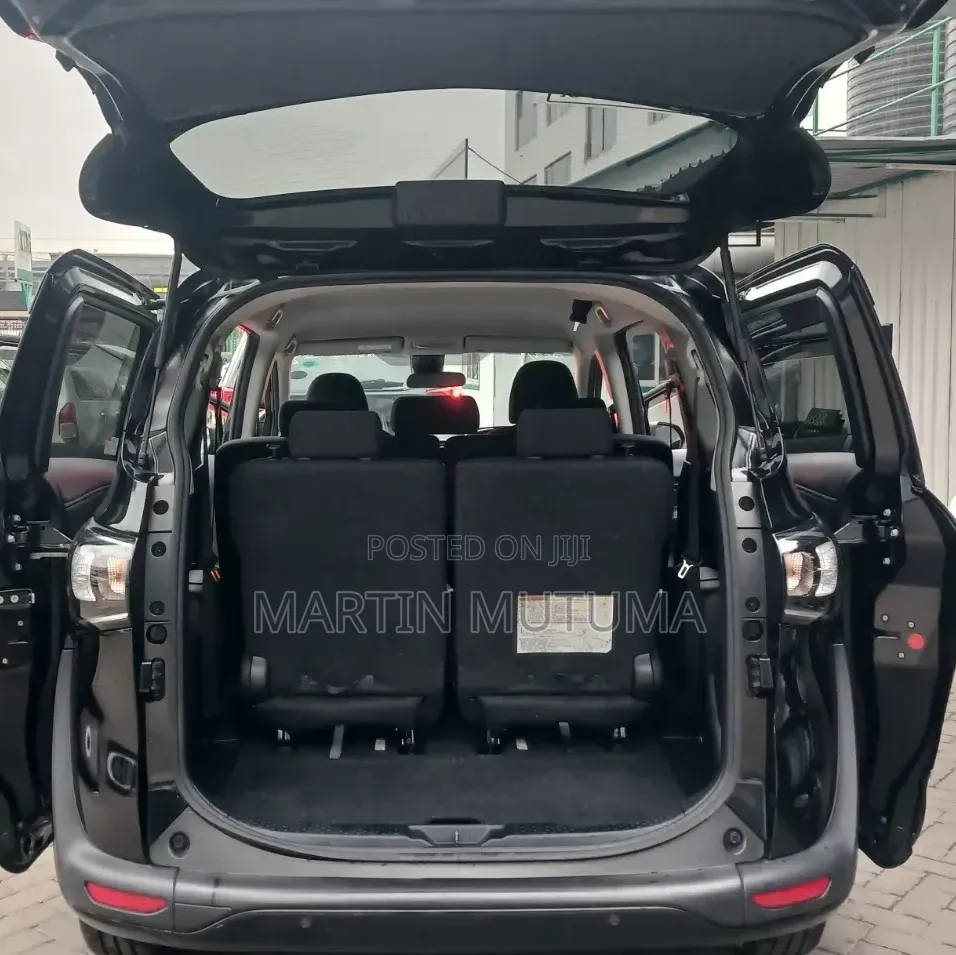 Toyota Sienta 1.5 FWD 2019 Black