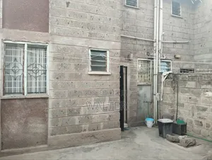 3bdrm Maisonette in Zion Court, Komarock for sale