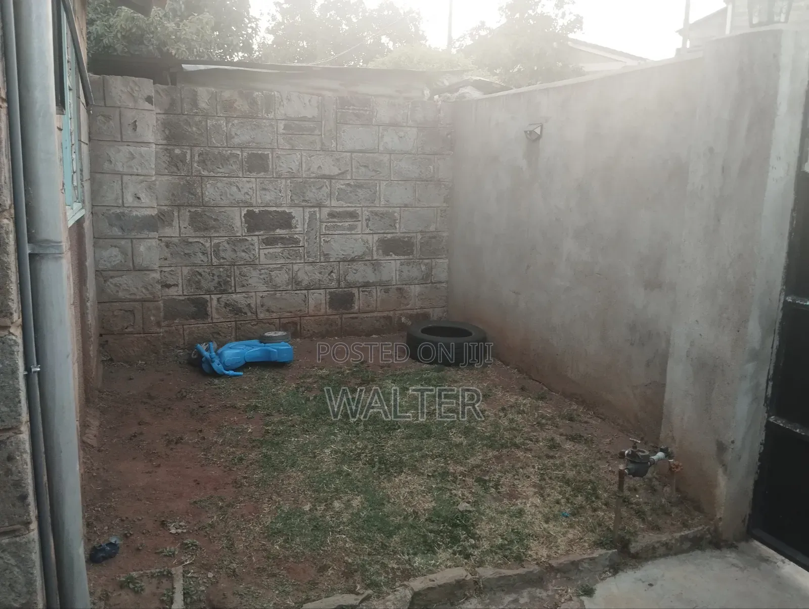 3bdrm Maisonette in Zion Court, Komarock for sale