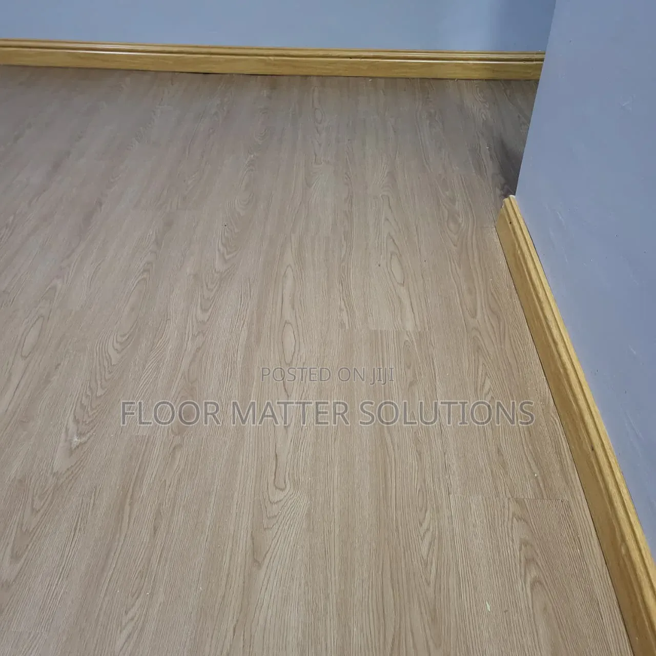 Luxury Vinyl Tile (BROWN)