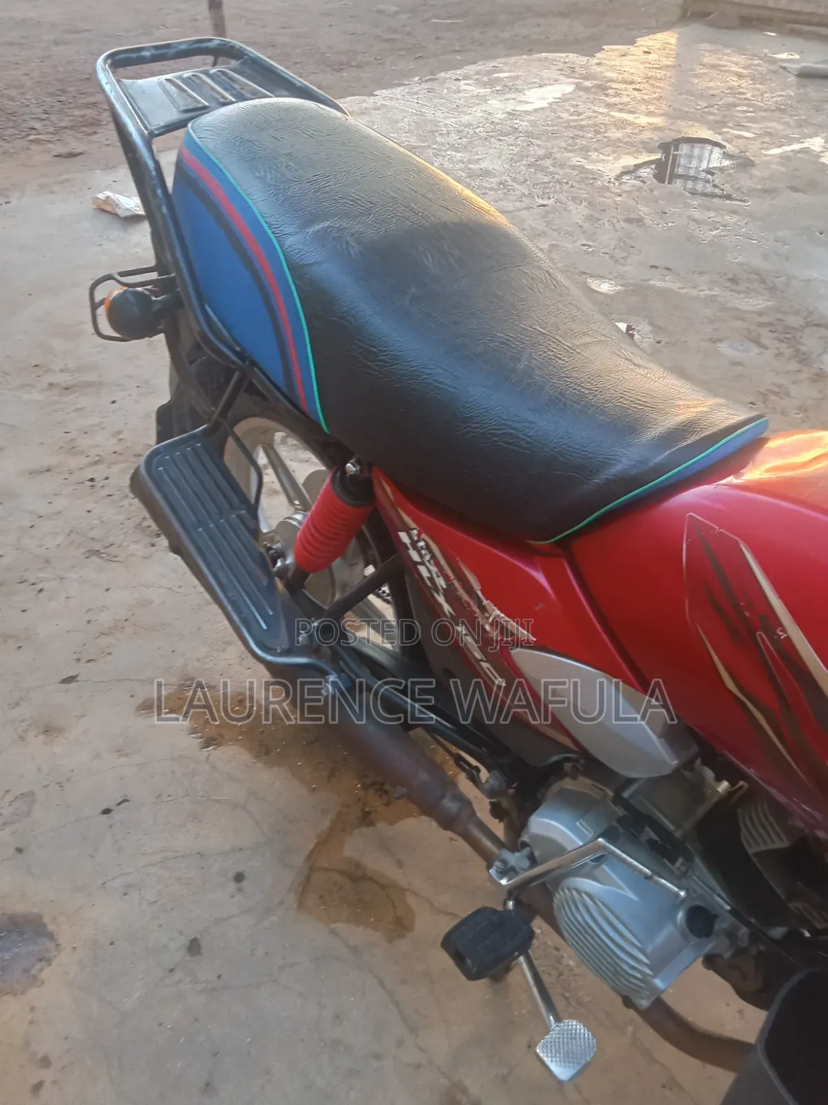 TVS HLX Plus ES 2021 Red