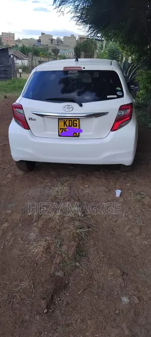 Toyota Vitz 2014 White