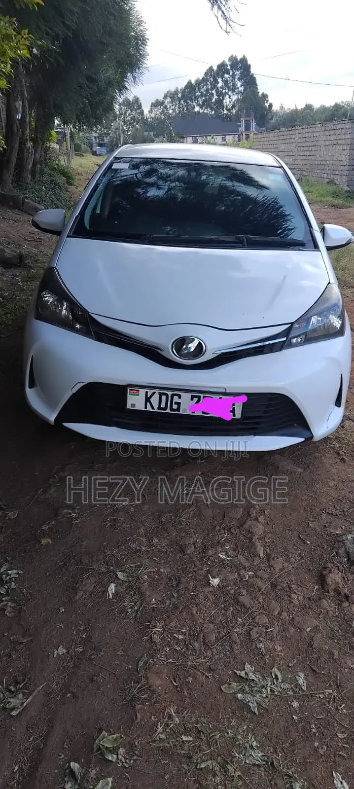 Toyota Vitz 2014 White