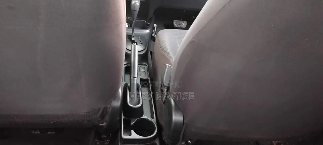 Toyota Vitz 2014 White