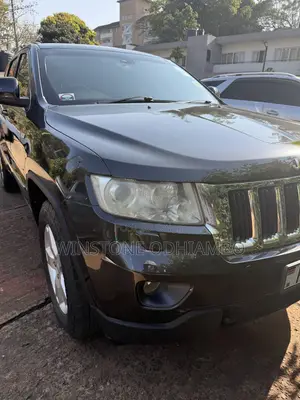 Jeep Grand Cherokee Laredo 4x4 2011 Black