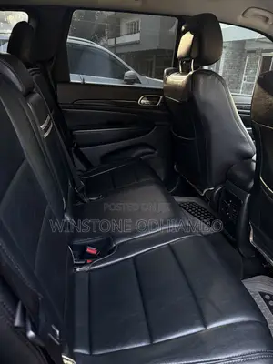 Jeep Grand Cherokee Laredo 4x4 2011 Black