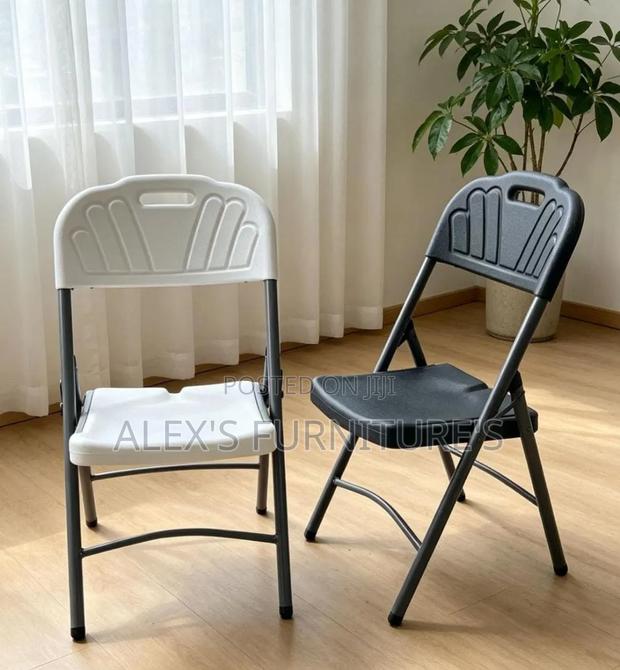 Idling Modern Foldable Chairs - thumbnail 2